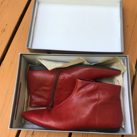 SOLD!! Vagabond Katlin Leather Red Ankle Boot - Picture 2 of 8